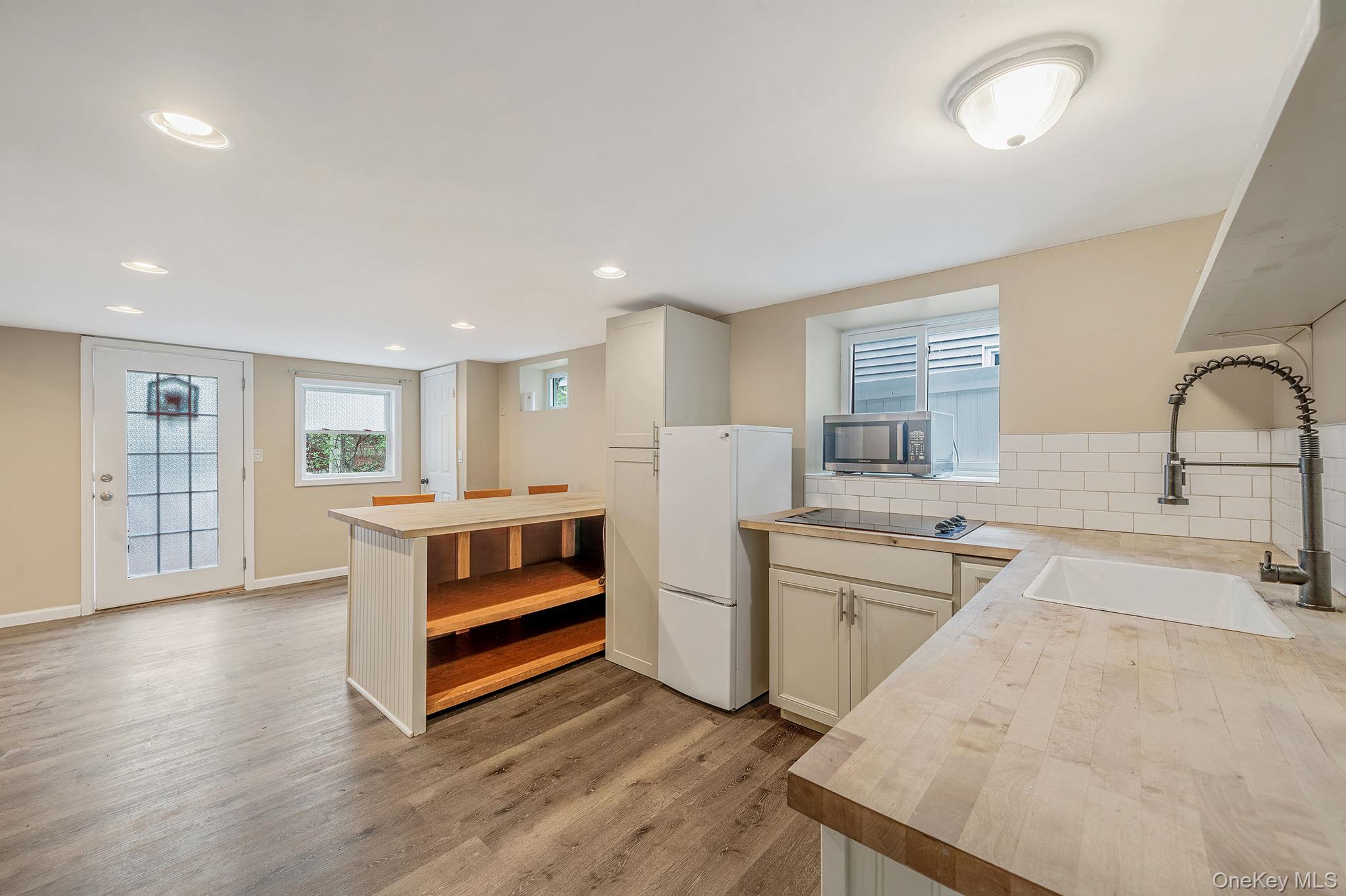 108 Lower Rocky Point Road Sound Beach, NY 11789 - Photo 22 of 35