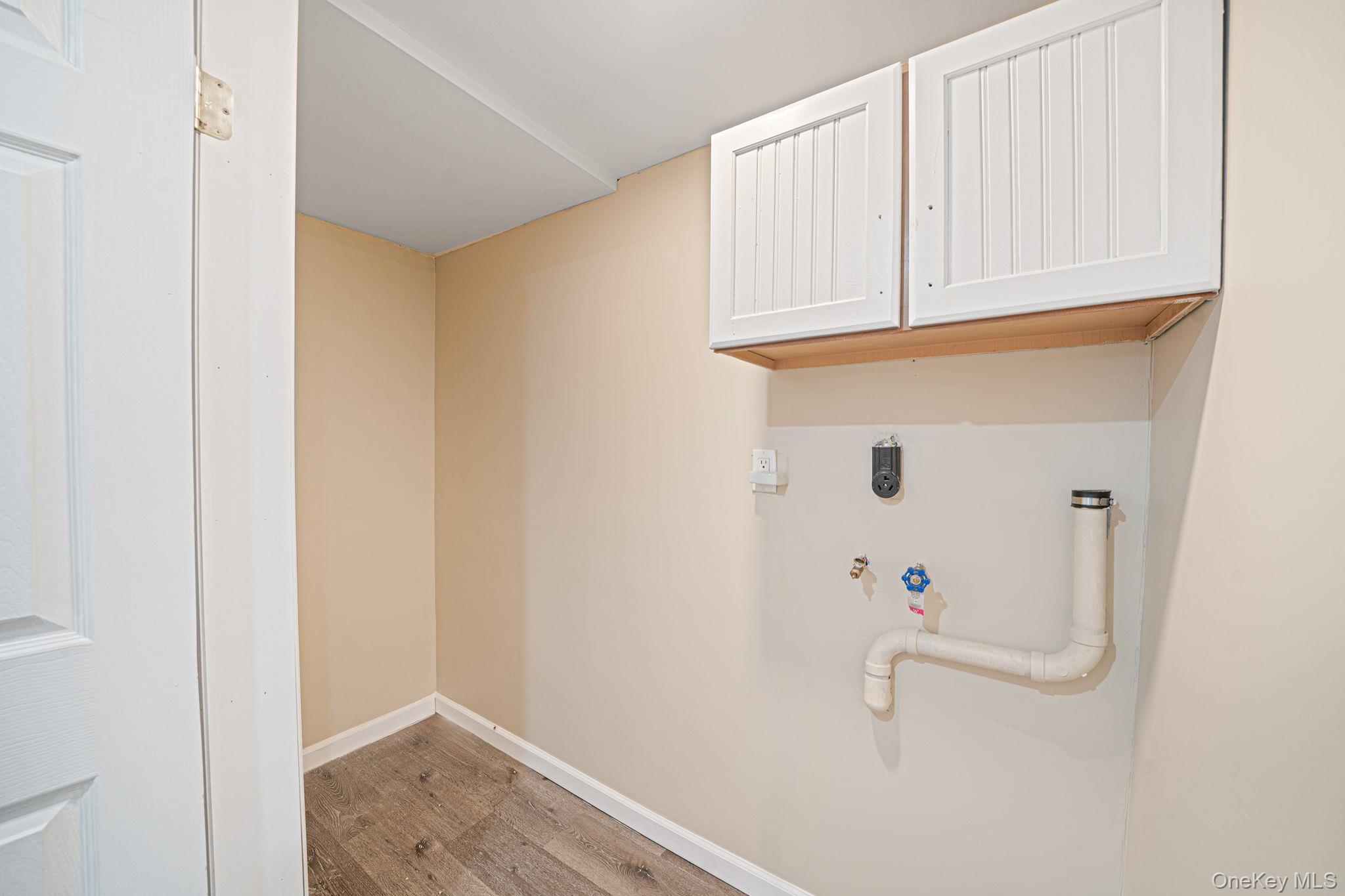 108 Lower Rocky Point Road Sound Beach, NY 11789 - Photo 29 of 35