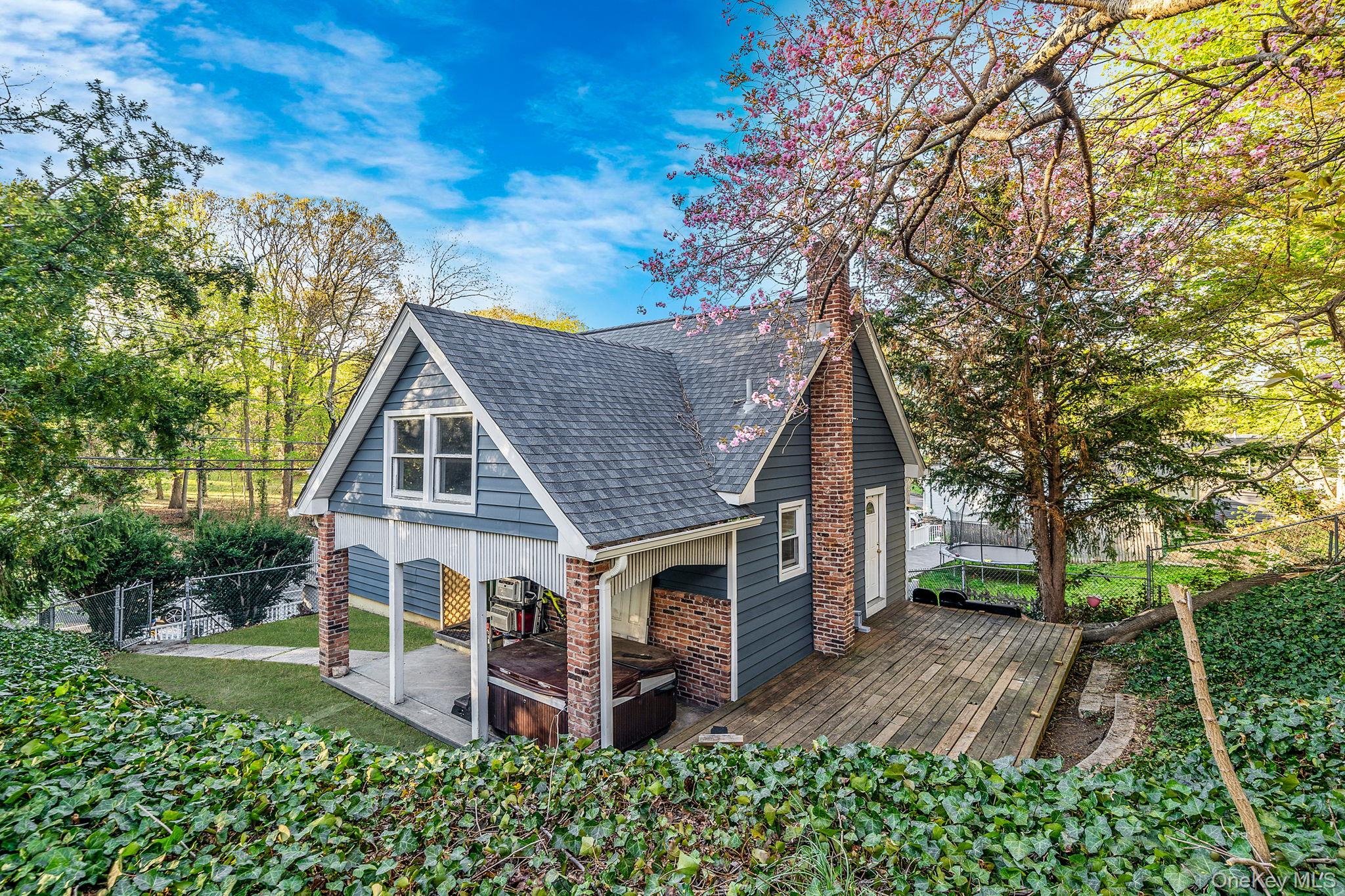 108 Lower Rocky Point Road Sound Beach, NY 11789 - Photo 3 of 35