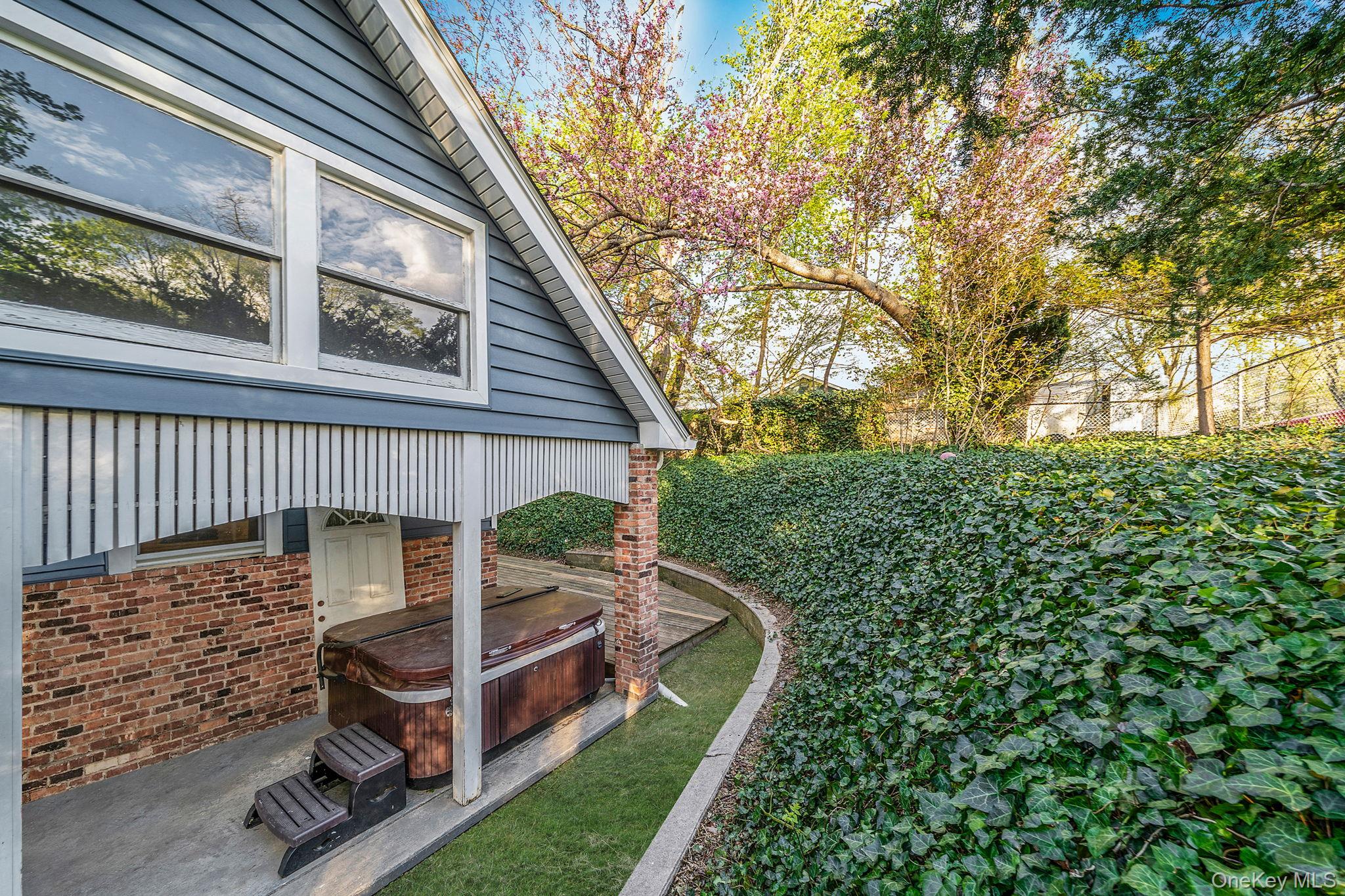 108 Lower Rocky Point Road Sound Beach, NY 11789 - Photo 31 of 35