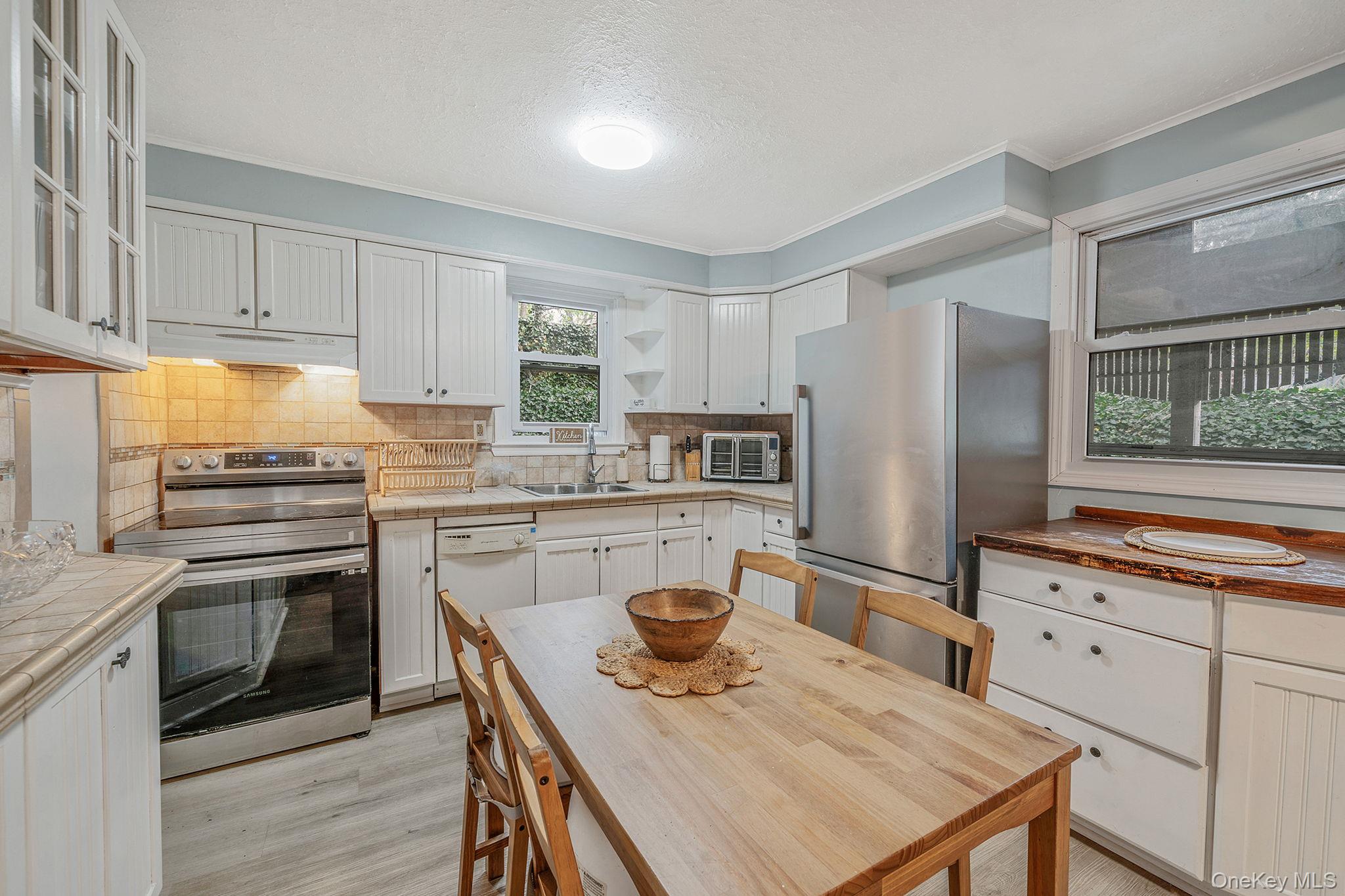 108 Lower Rocky Point Road Sound Beach, NY 11789 - Photo 7 of 35