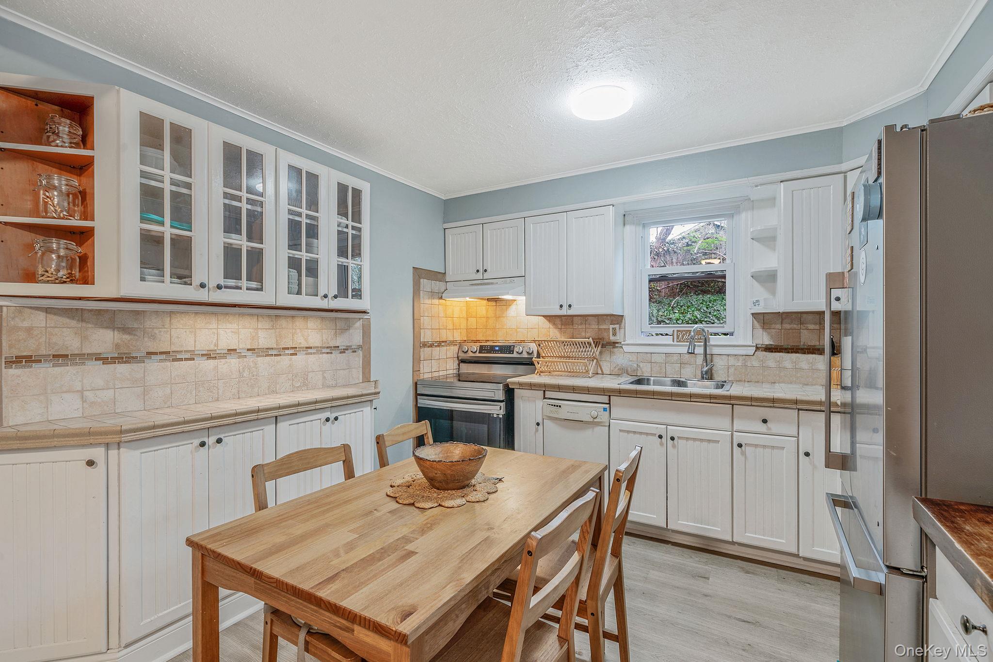 108 Lower Rocky Point Road Sound Beach, NY 11789 - Photo 9 of 35