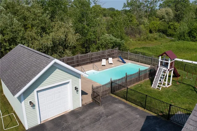 $1,295,000 | 112 Orchard Road, Skaneateles, NY 13152