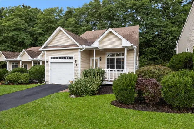 $425,000 | 145 Smithfield Road, Unit B, North Providence, RI 02904