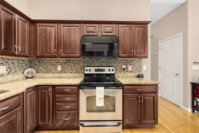 $425,000 | 145 Smithfield Road, Unit B, North Providence, RI 02904