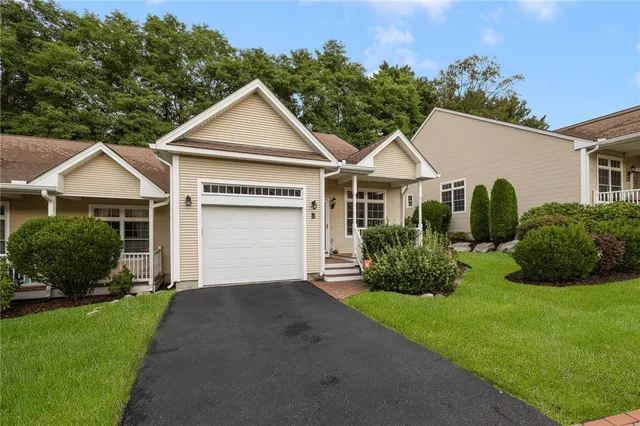 $425,000 | 145 Smithfield Road, Unit B, North Providence, RI 02904