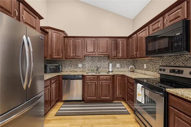 $425,000 | 145 Smithfield Road, Unit B, North Providence, RI 02904