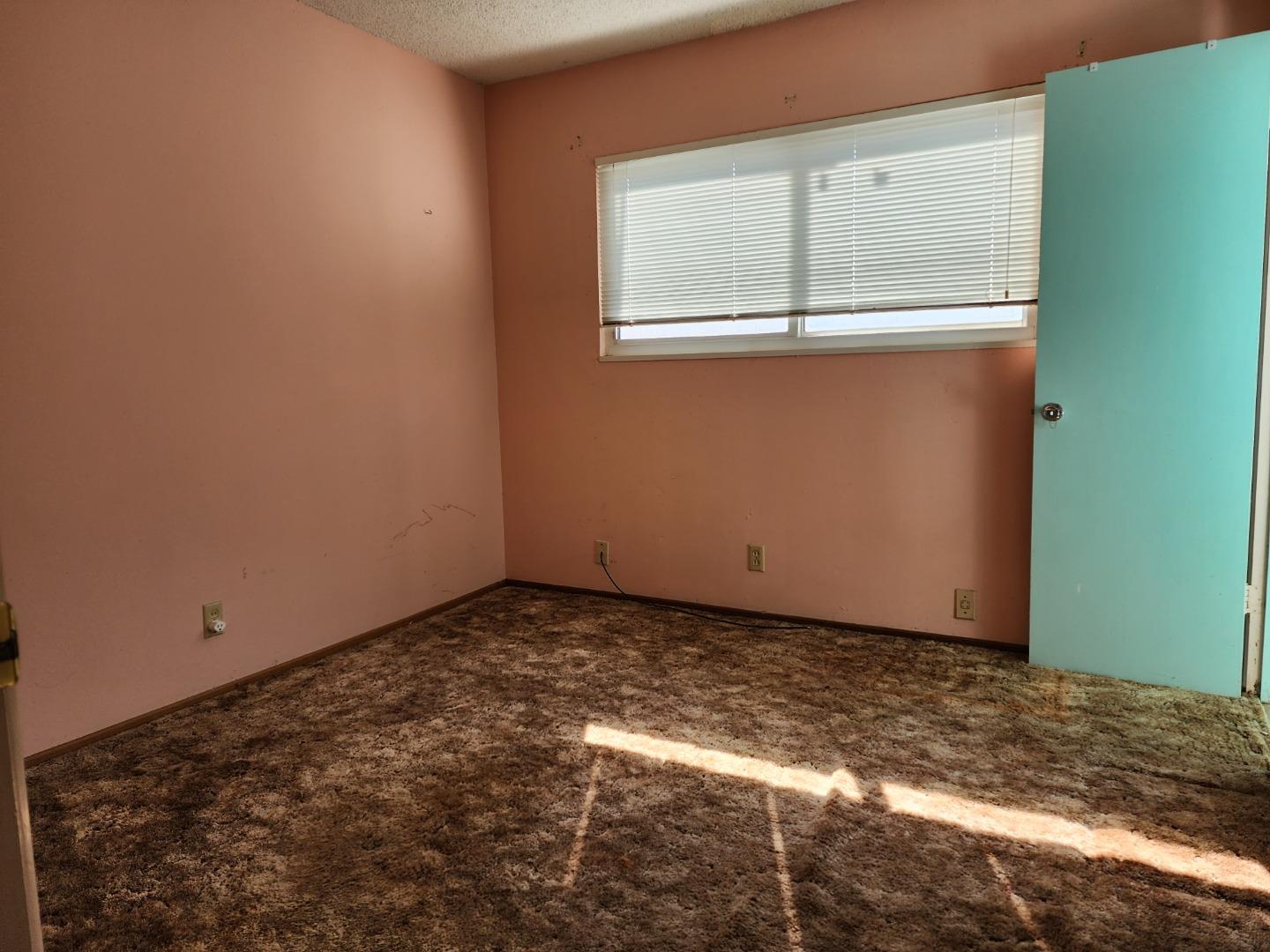 310 Dexter Drive Salinas, CA 93906 - Photo 8 of 22 a view of a window in an empty room