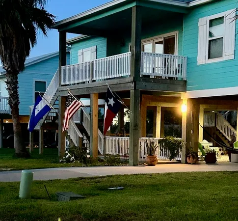 $650,000 | 1811 Bay Shore Drive, Rockport, TX 78382