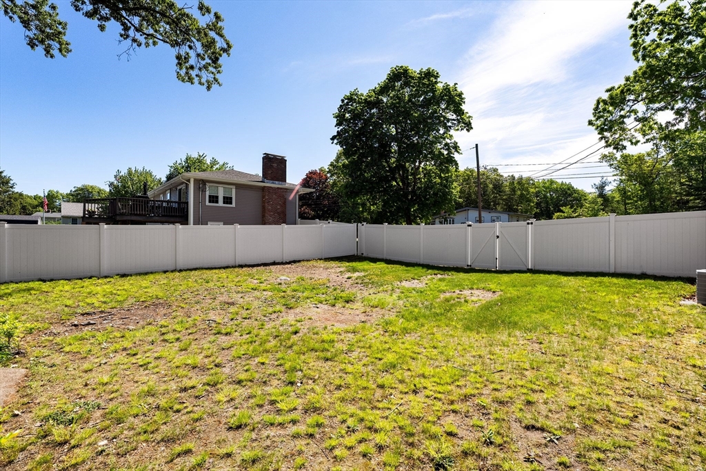 37 Old Coach Road Braintree, MA 02184 - Photo 26 of 27