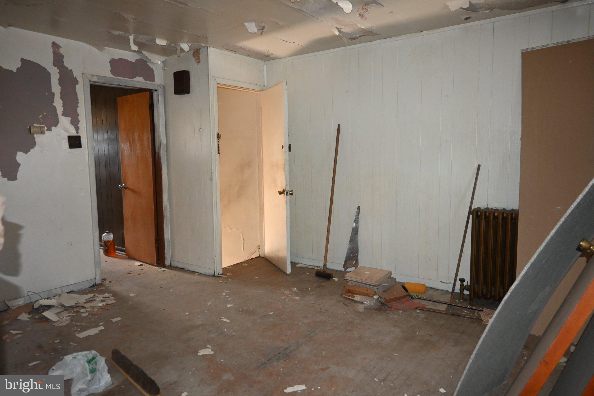 433 North Gross Street Philadelphia, PA 19151 - Photo 22 of 30 Living room.