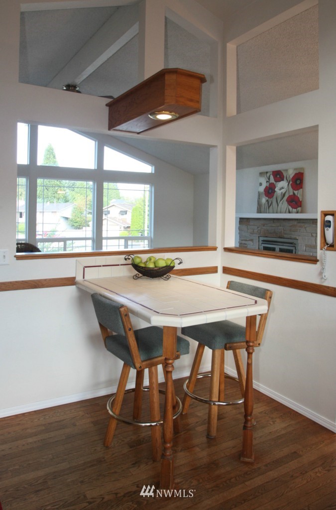 955 Anacortes Court Northeast Renton, WA 98059 - Photo 11 of 25 Gallery Image 11