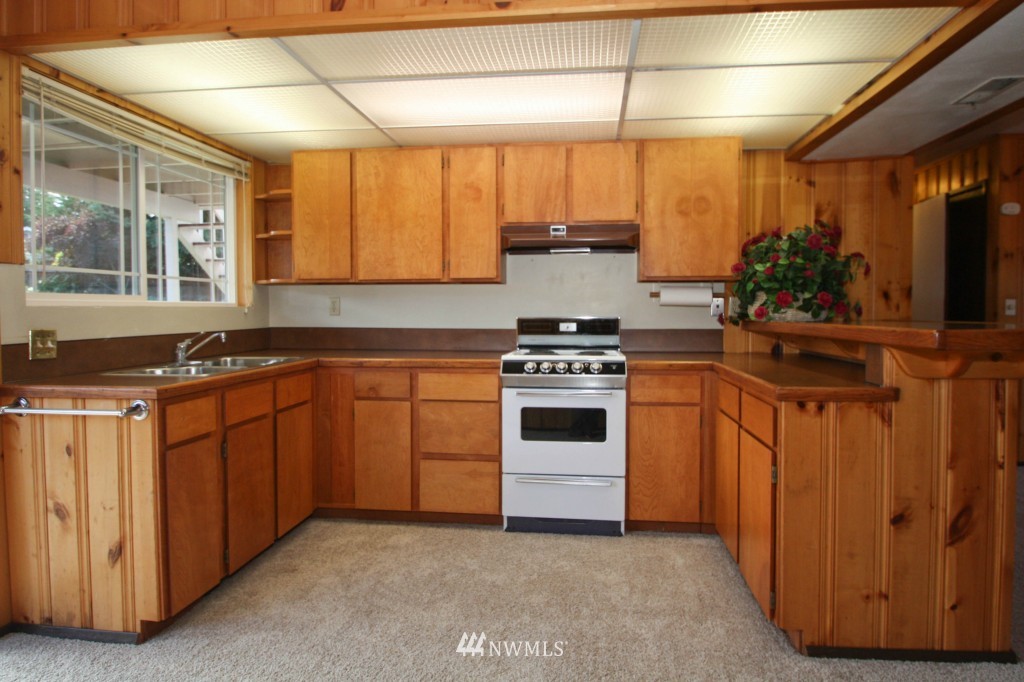 955 Anacortes Court Northeast Renton, WA 98059 - Photo 19 of 25 Gallery Image 19