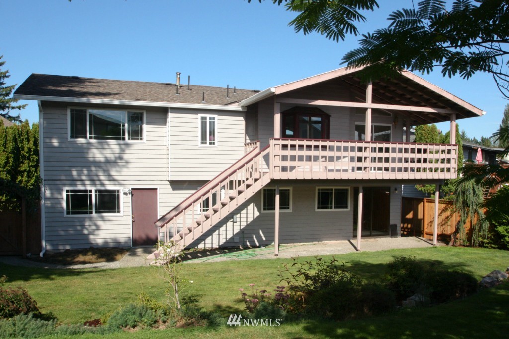 955 Anacortes Court Northeast Renton, WA 98059 - Photo 22 of 25 Gallery Image 22
