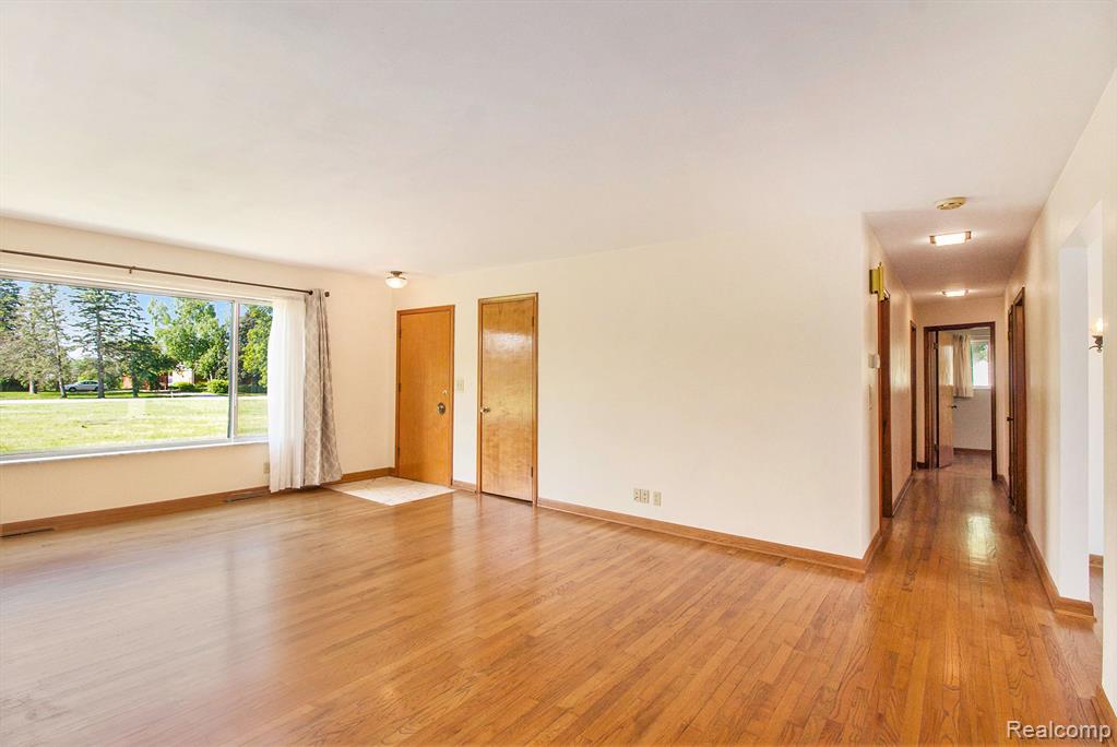 12105 Hegel Road Goodrich, MI 48438 - Photo 5 of 26 Gallery Image 5