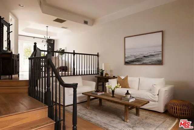 $1,150,000 | 4424 Moorpark Way, Unit 5, Toluca Lake, CA 91602