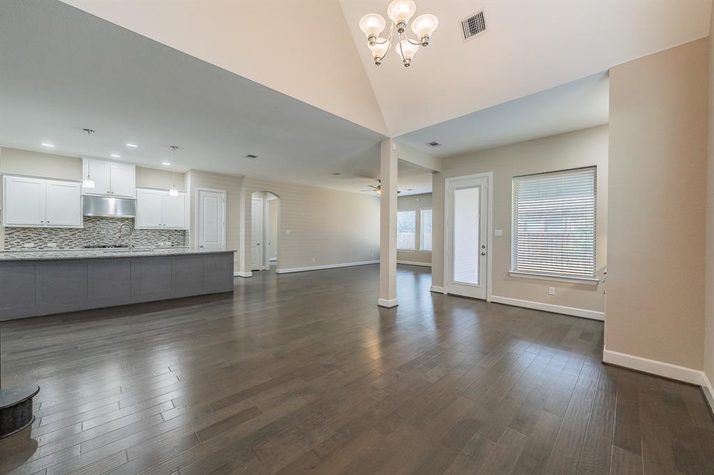 1102 Rendon Place Mansfield, TX 76063 - Photo 11 of 34 Gallery Image 11