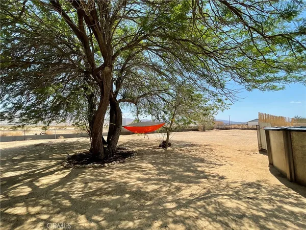 $3,500 | 65585 4th Street South, Joshua Tree, CA 92252