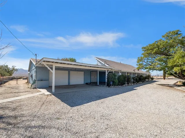 $3,300 | 65585 4th Street South, Joshua Tree, CA 92252