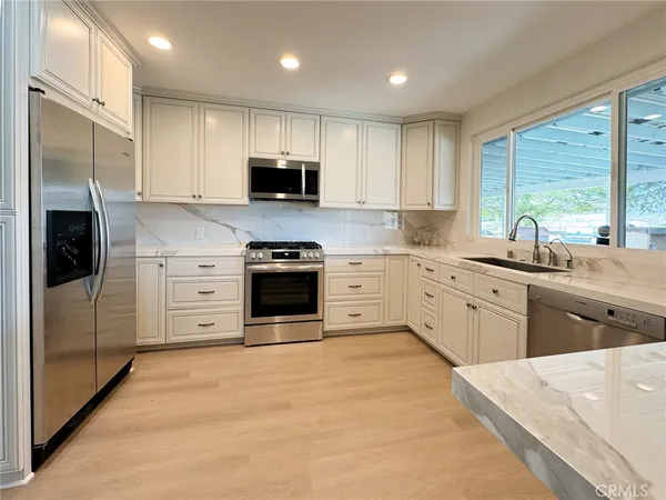 $3,500 | 65585 4th Street South, Joshua Tree, CA 92252