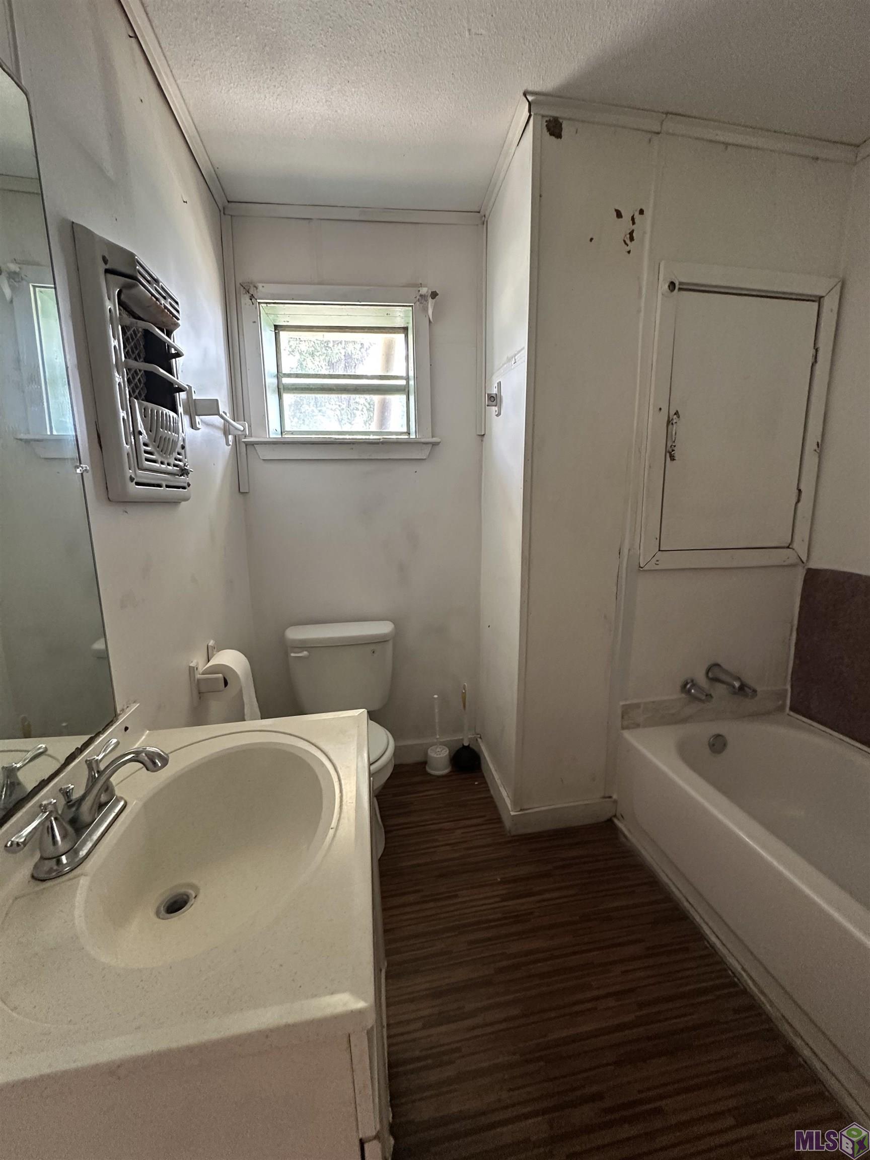 12398 Mary Road New Roads, LA 70760 - Photo 8 of 24 12398 Bathroom