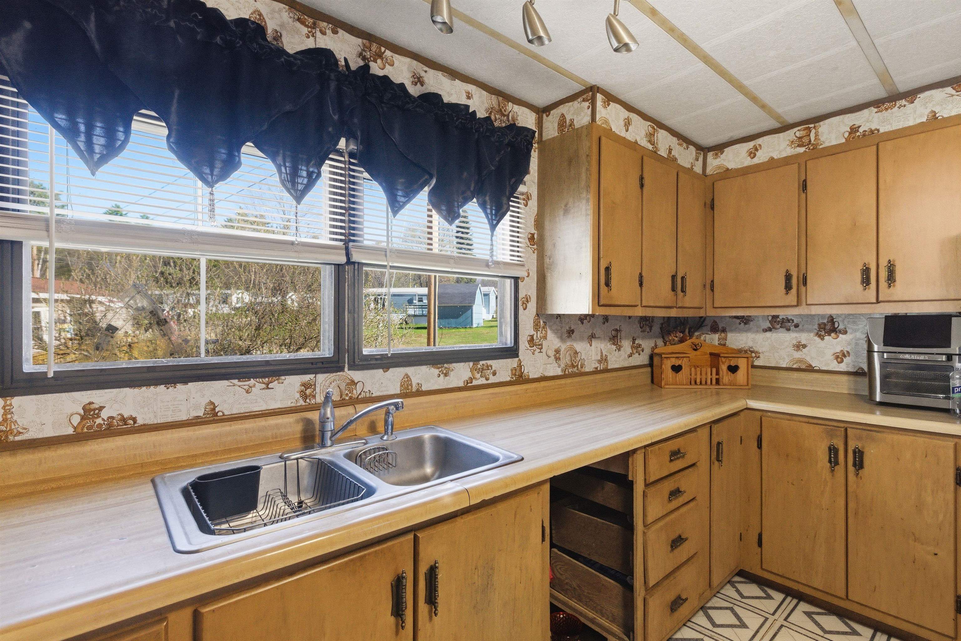 22 Brook Circle Loudon, NH 03307 - Photo 12 of 29