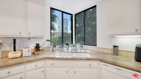 $1,599,000 | 2350 Century Hill, Los Angeles, CA 90067