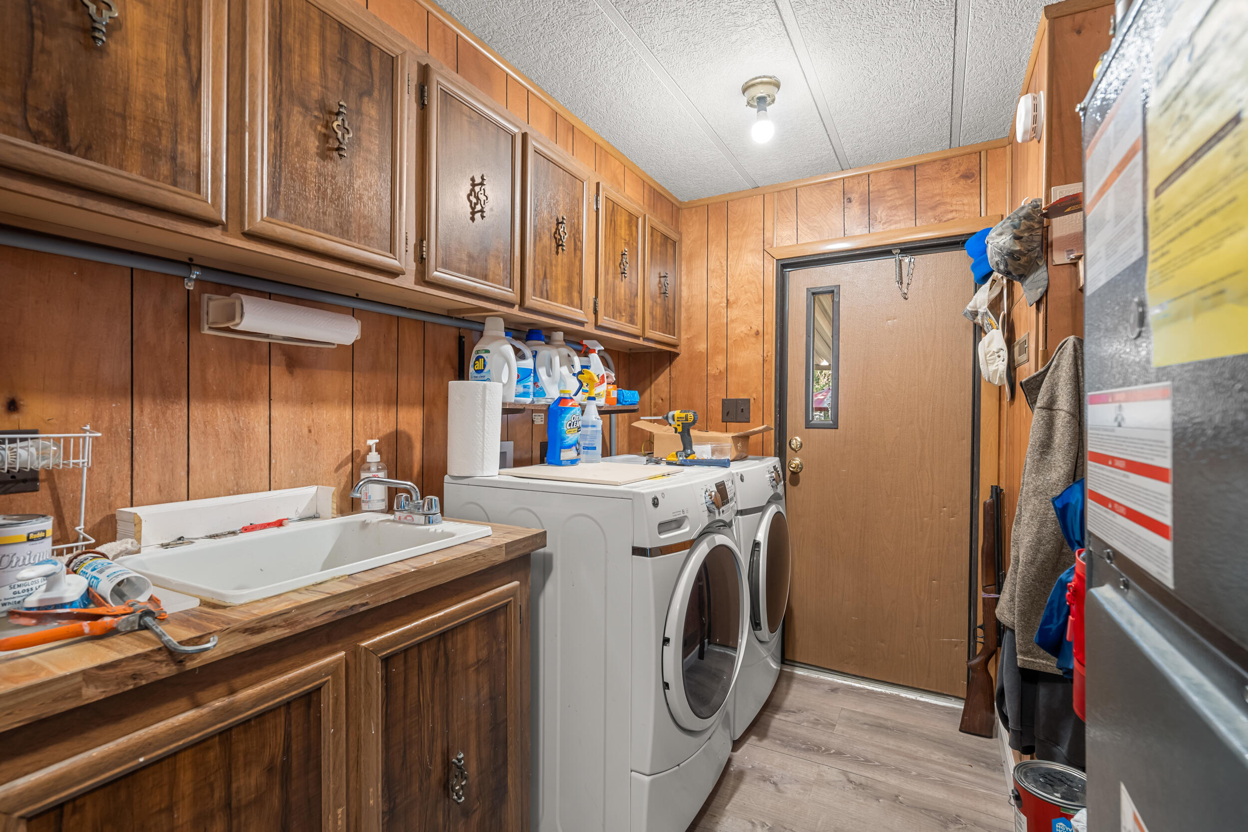 6850 Downing Road, Unit SPC 24 Central Point, OR 97502 - Photo 17 of 26 a utility room with dryer and washer