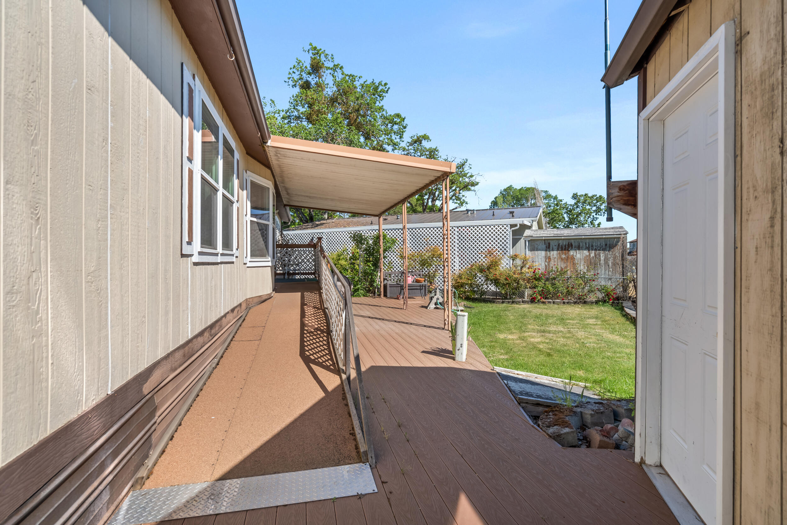 6850 Downing Road, Unit SPC 24 Central Point, OR 97502 - Photo 20 of 26 a view of balcony with furniture