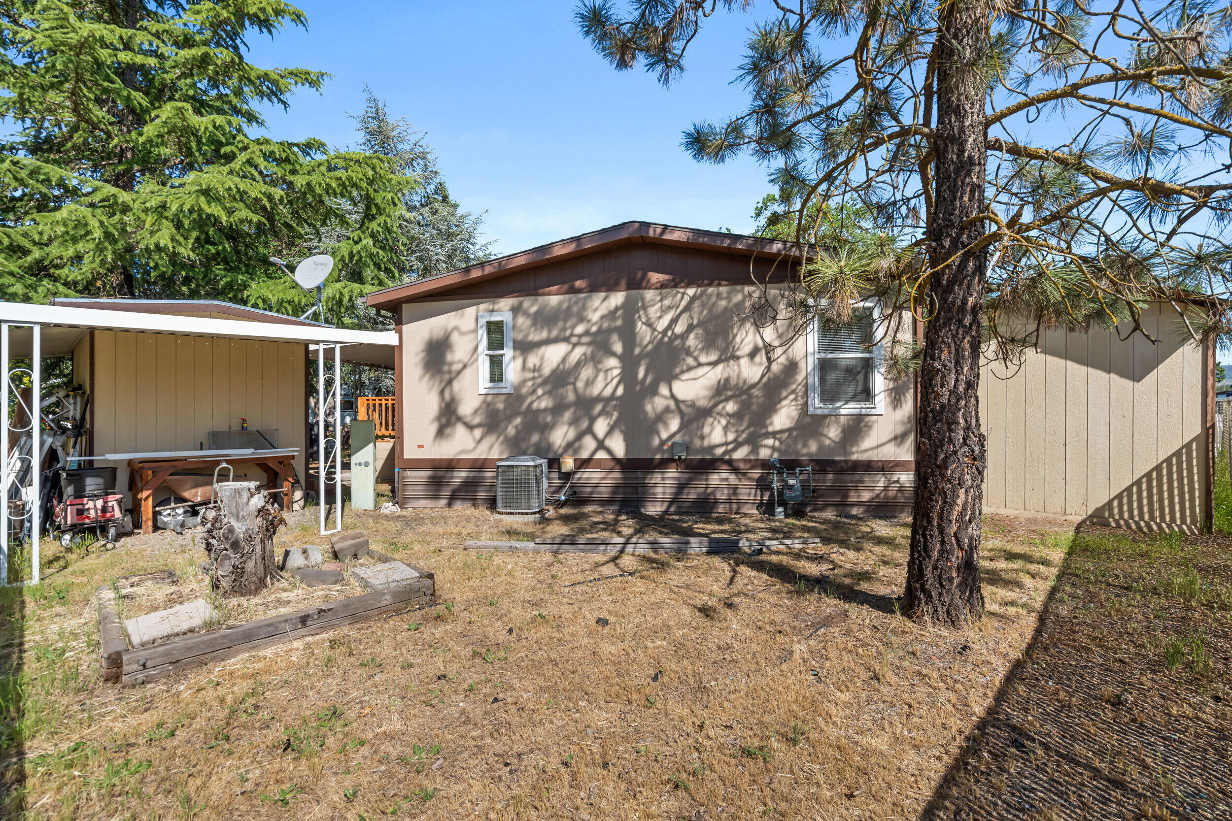 6850 Downing Road, Unit SPC 24 Central Point, OR 97502 - Photo 24 of 26 a view of outdoor space yard and patio