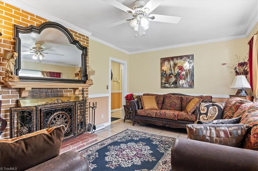 1205 Forrest Street High Point, NC 27262 - Photo 5 of 34 Gallery Image 5