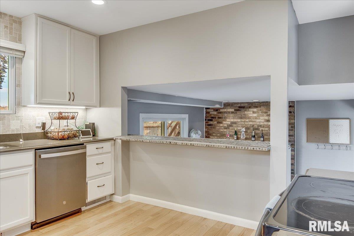 51 Woods Mill Road Sherman, IL 62684 - Photo 11 of 35 Gallery Image 11