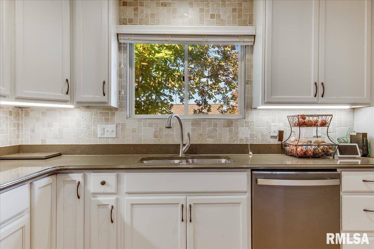 51 Woods Mill Road Sherman, IL 62684 - Photo 15 of 35 Gallery Image 15