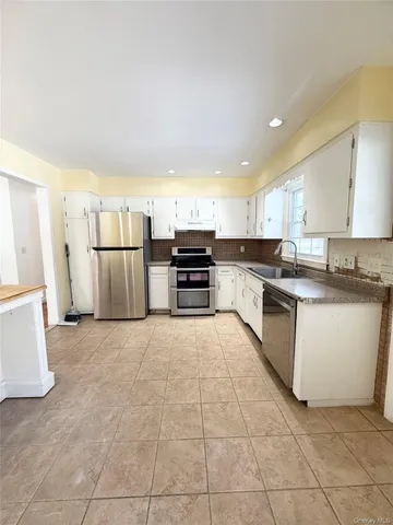 $479,000 | 18 Park Hill Drive, New Windsor, NY 12553