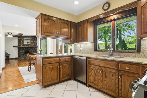 $699,000 | 135 Hillcrest Court, Barrington, IL 60010