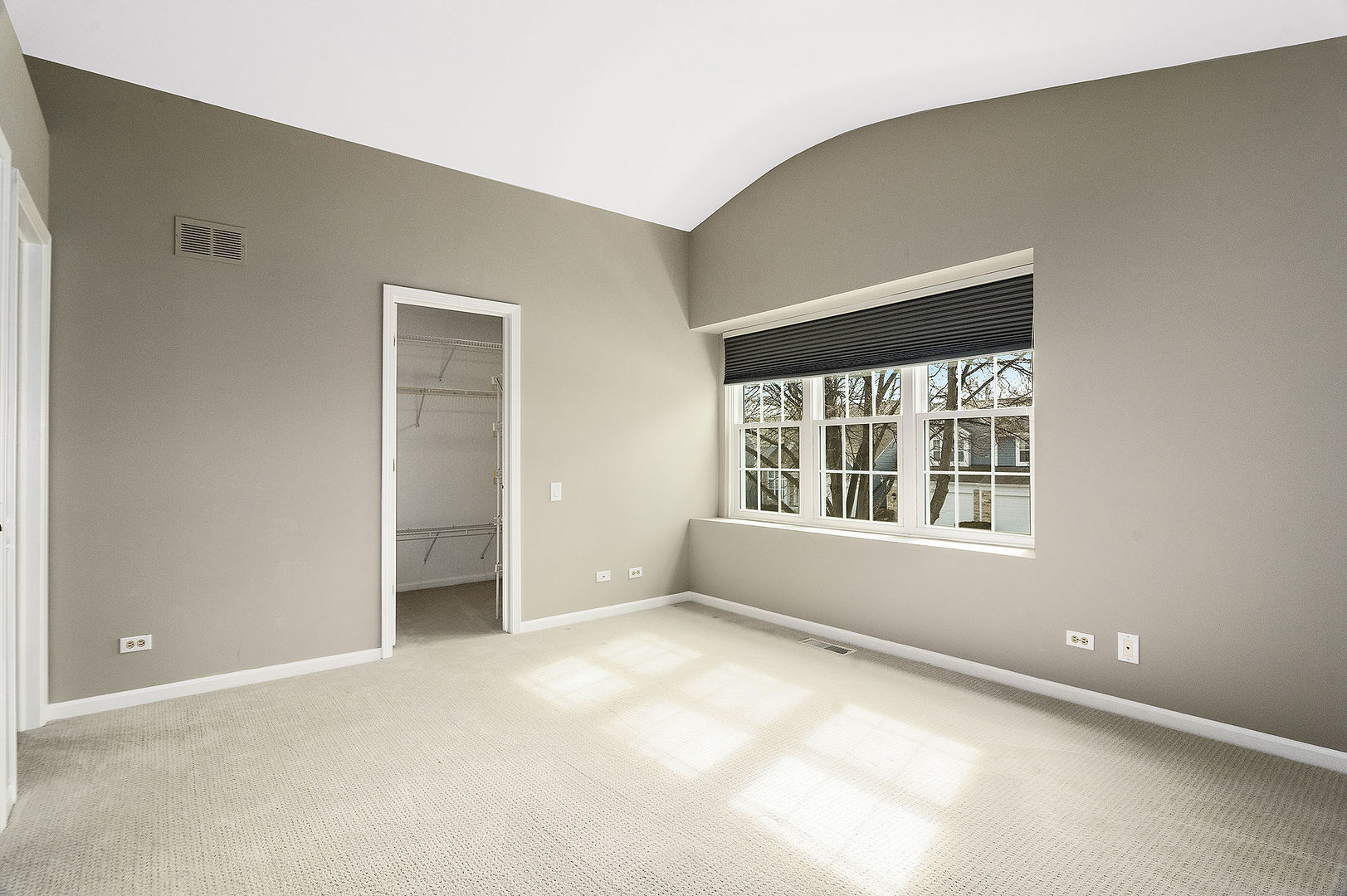 1516 Diamond Drive Hoffman Estates, IL 60192 - Photo 13 of 20