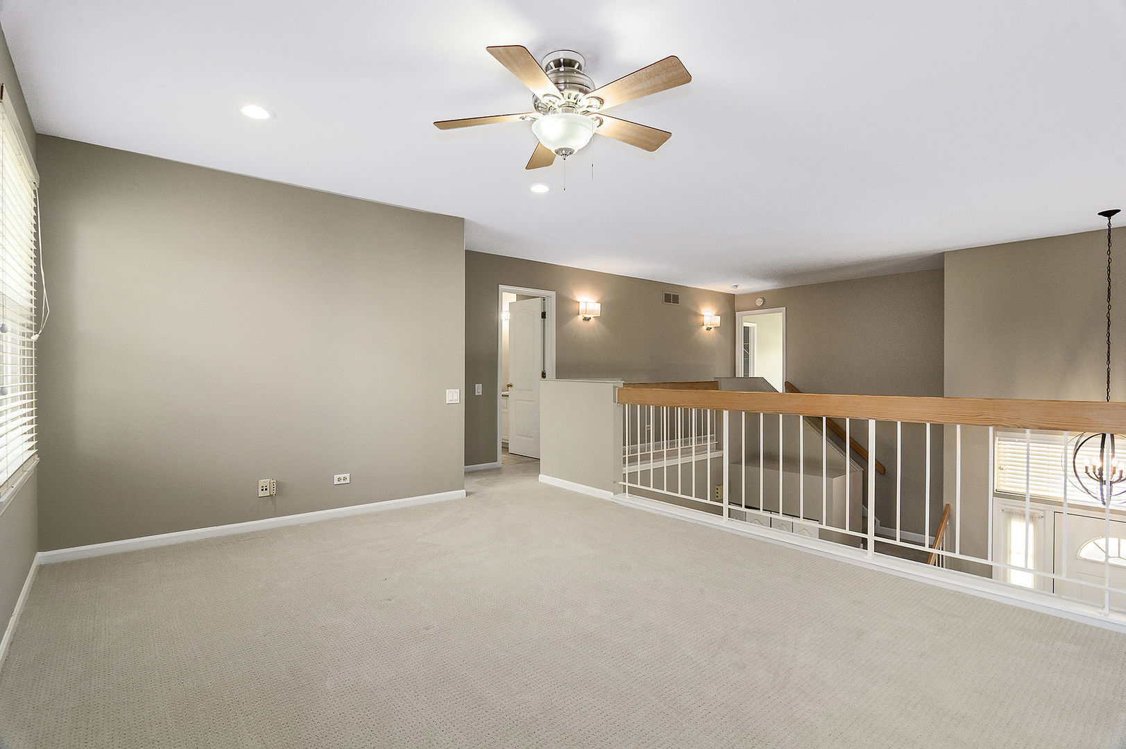 1516 Diamond Drive Hoffman Estates, IL 60192 - Photo 10 of 20 a view of an empty room with a window