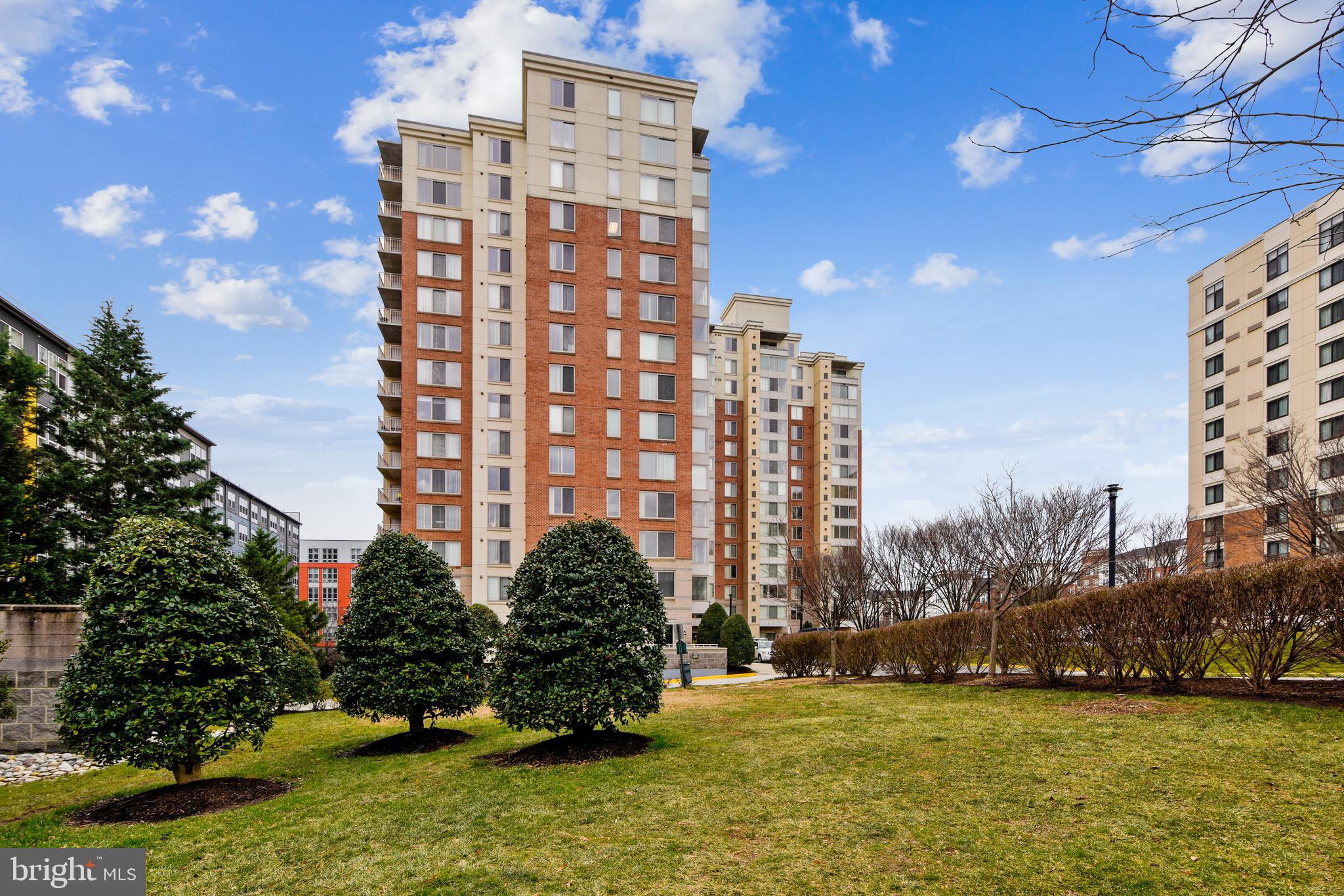 2726 Gallows Road, Unit 1113 Vienna, VA 22180 - Photo 1 of 91