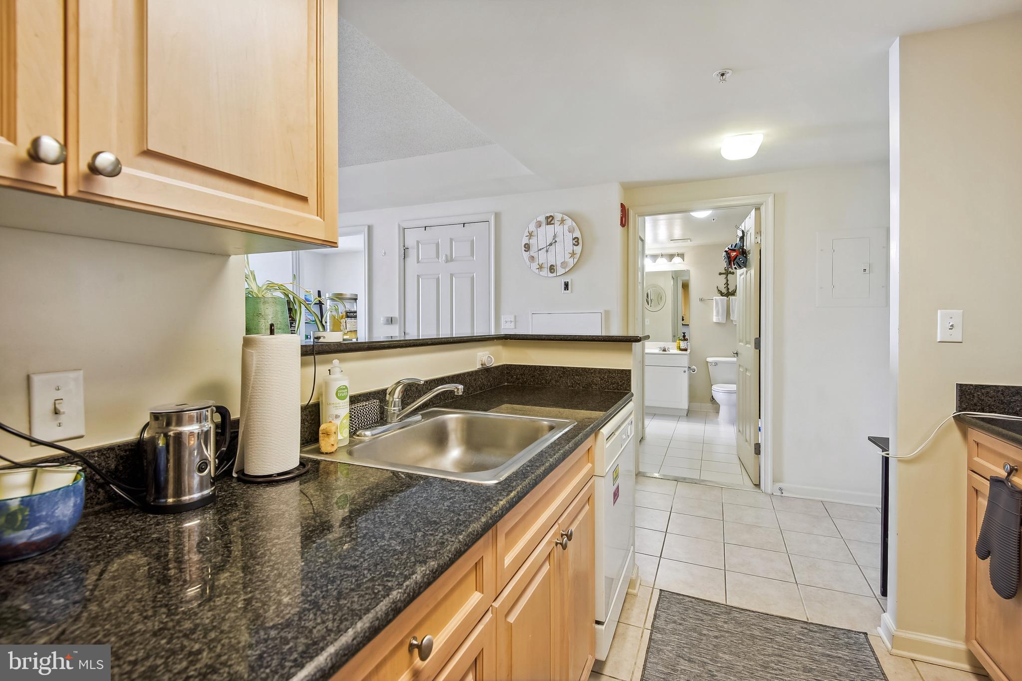 2726 Gallows Road, Unit 1113 Vienna, VA 22180 - Photo 16 of 91