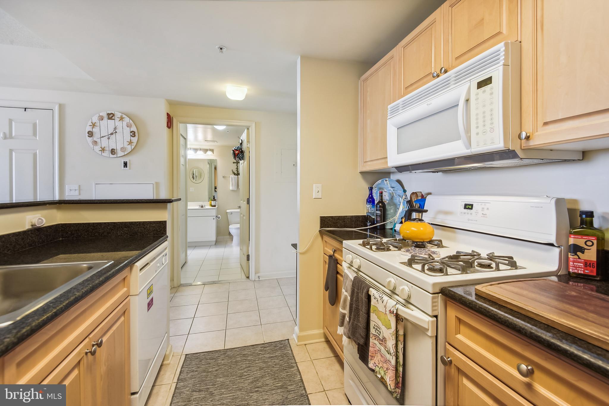 2726 Gallows Road, Unit 1113 Vienna, VA 22180 - Photo 17 of 91