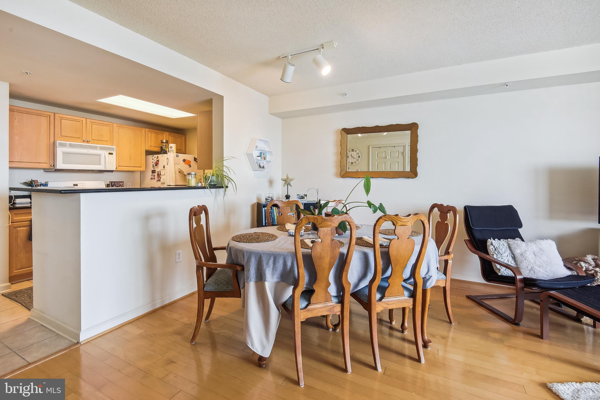 2726 Gallows Road, Unit 1113 Vienna, VA 22180 - Photo 20 of 91