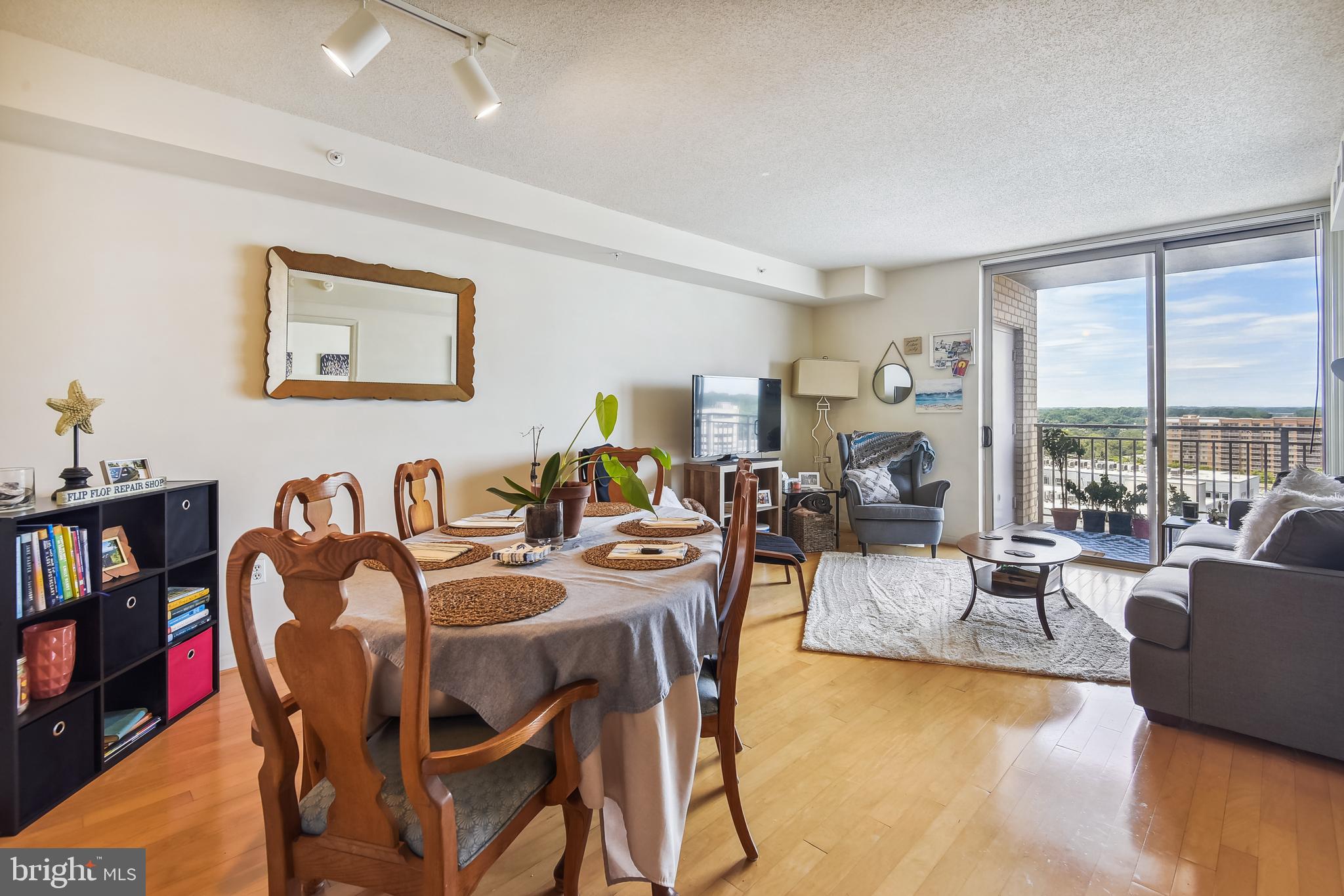 2726 Gallows Road, Unit 1113 Vienna, VA 22180 - Photo 22 of 91