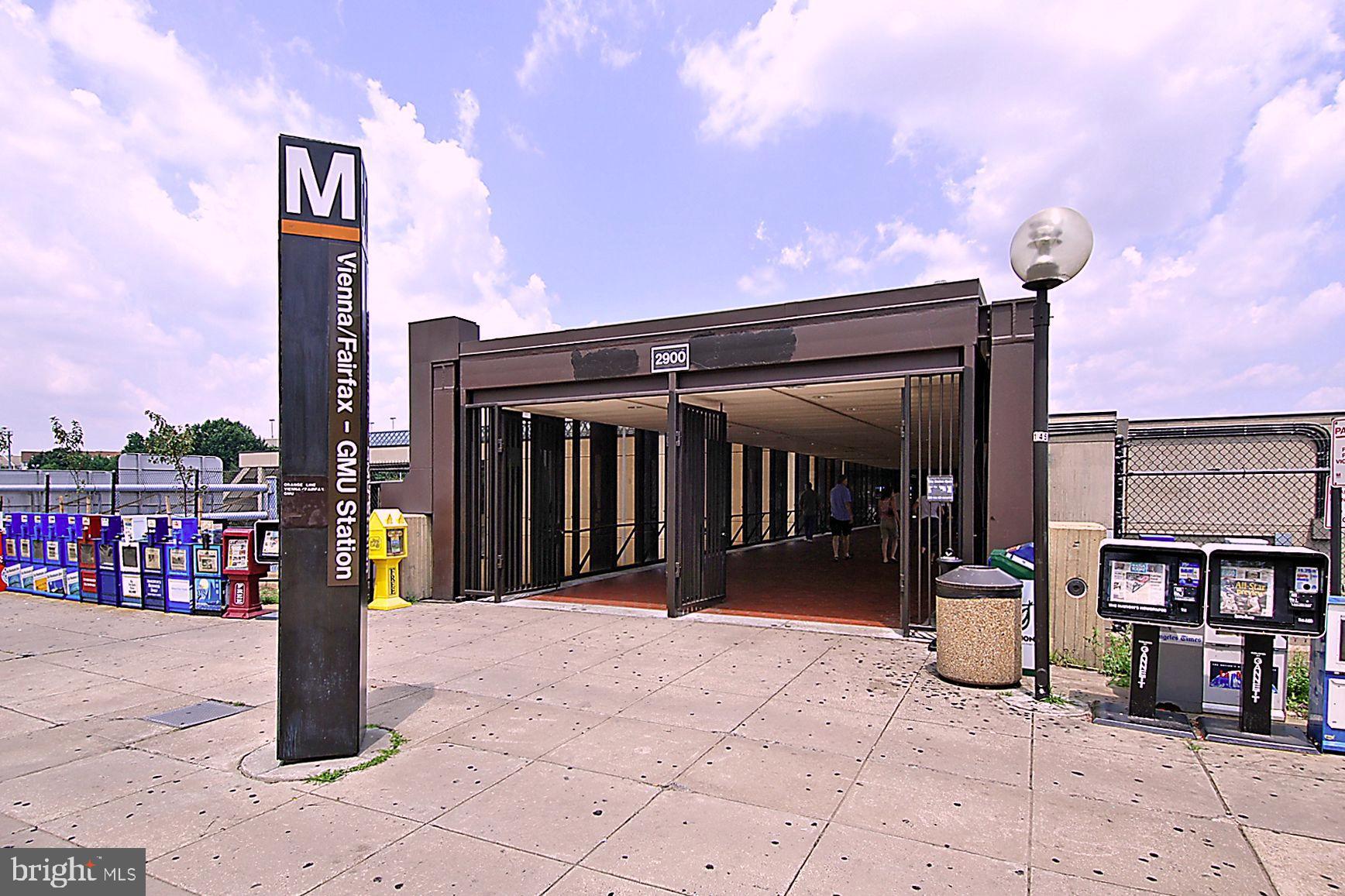 2726 Gallows Road, Unit 1113 Vienna, VA 22180 - Photo 78 of 91