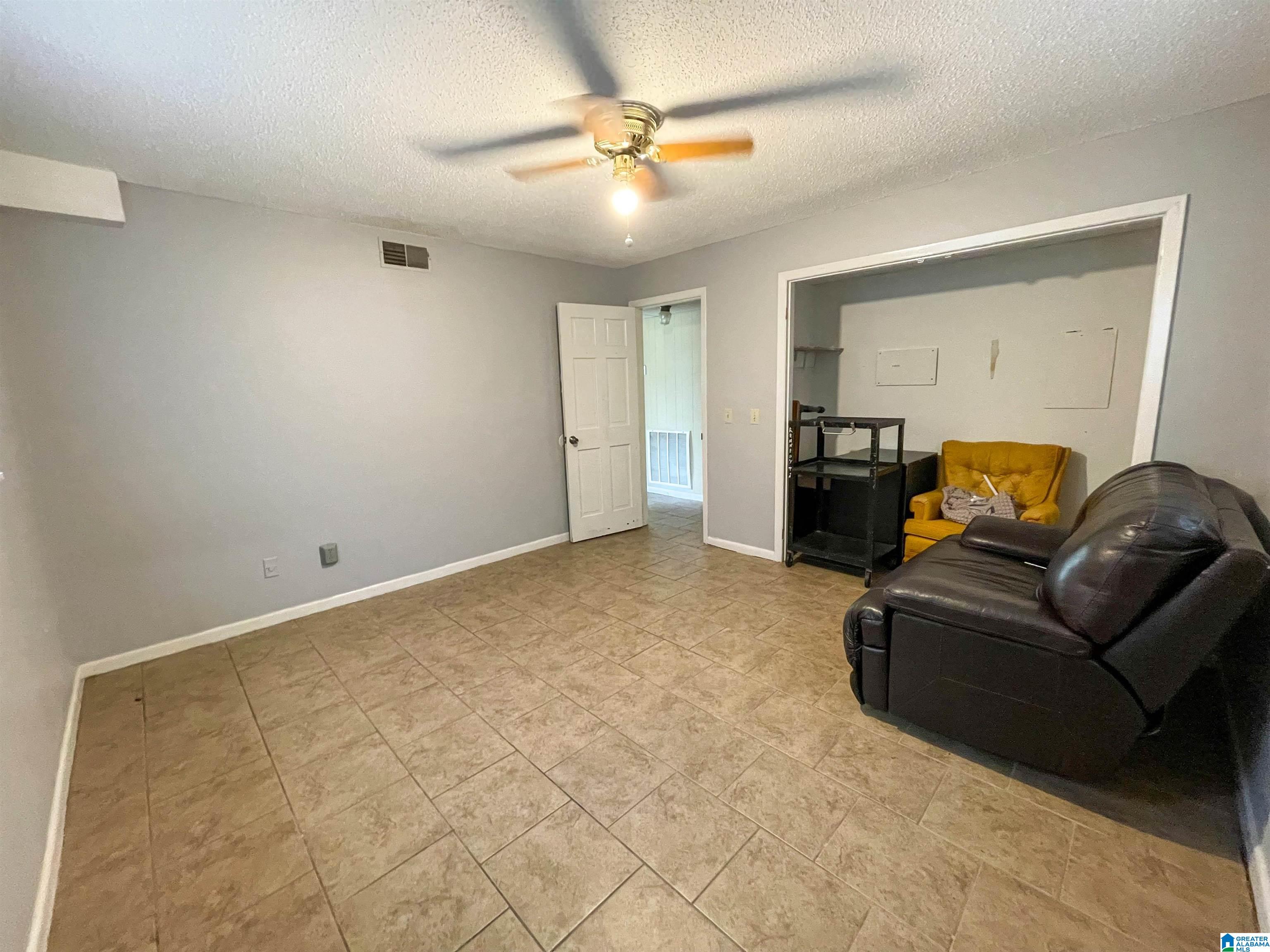 300 Baker Street Warrior, AL 35180 - Photo 37 of 44