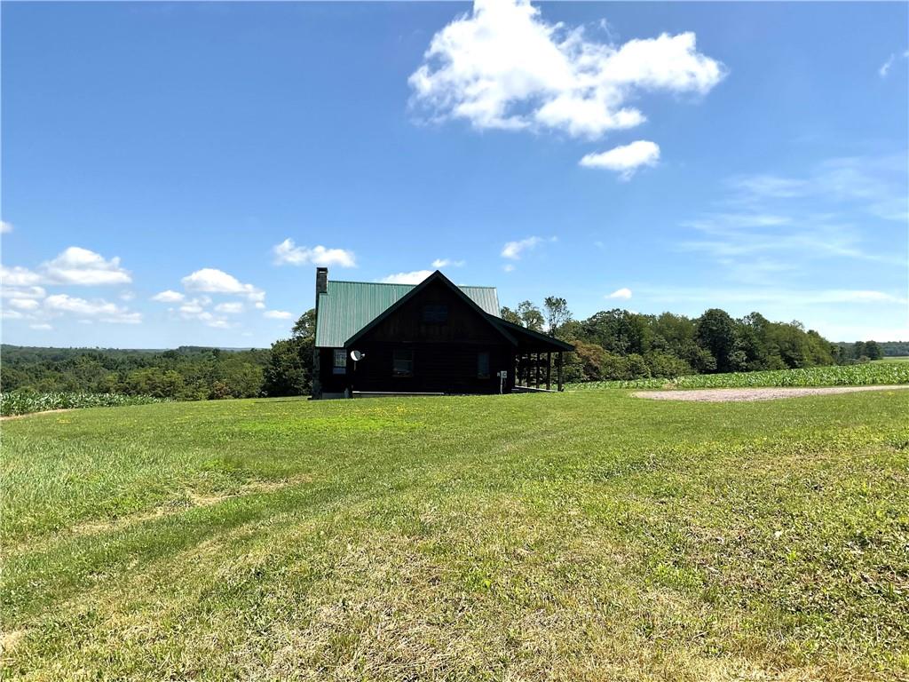 140 Hauger Road Rockwood, PA 15557 - Photo 13 of 50 a view of a big room with a big yard
