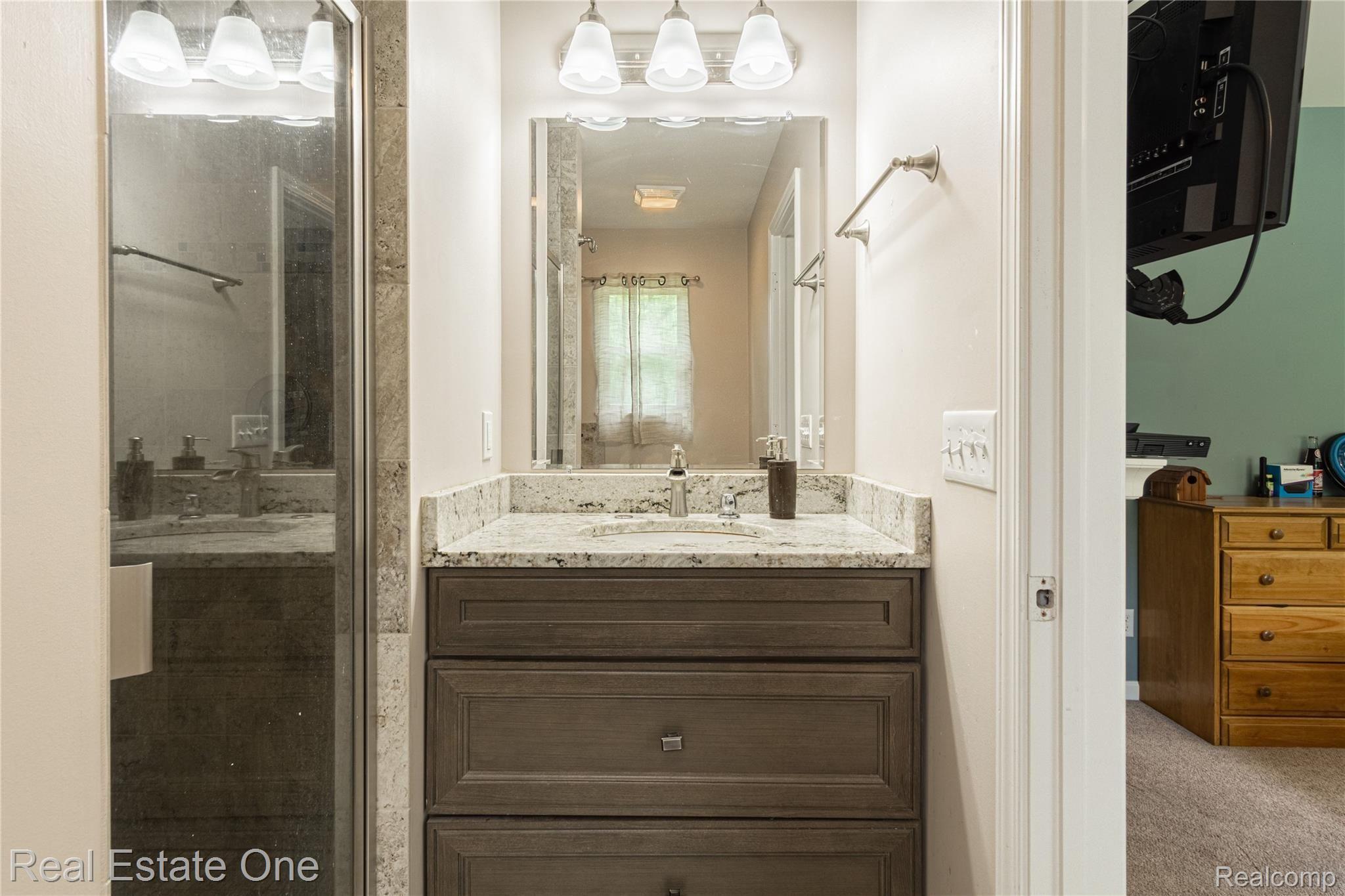 966 South Duck Lake Road Milford, MI 48381 - Photo 34 of 36 Interiors (22 of 29).jpg