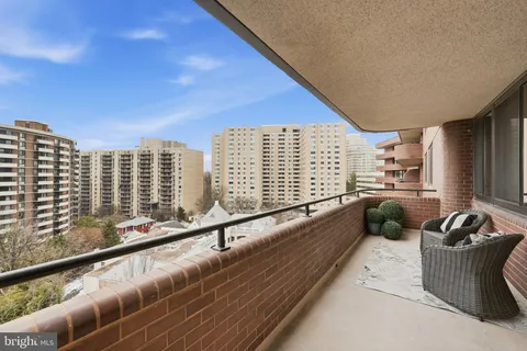 $974,900 | 4550 North Park Avenue, Unit 807, Chevy Chase, MD 20815