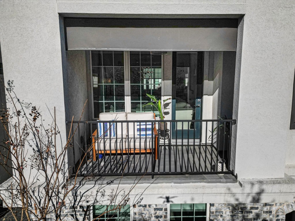 3507 Ridgeway Valley Lane Houston, TX 77055 - Photo 38 of 50 2nd floor balcony