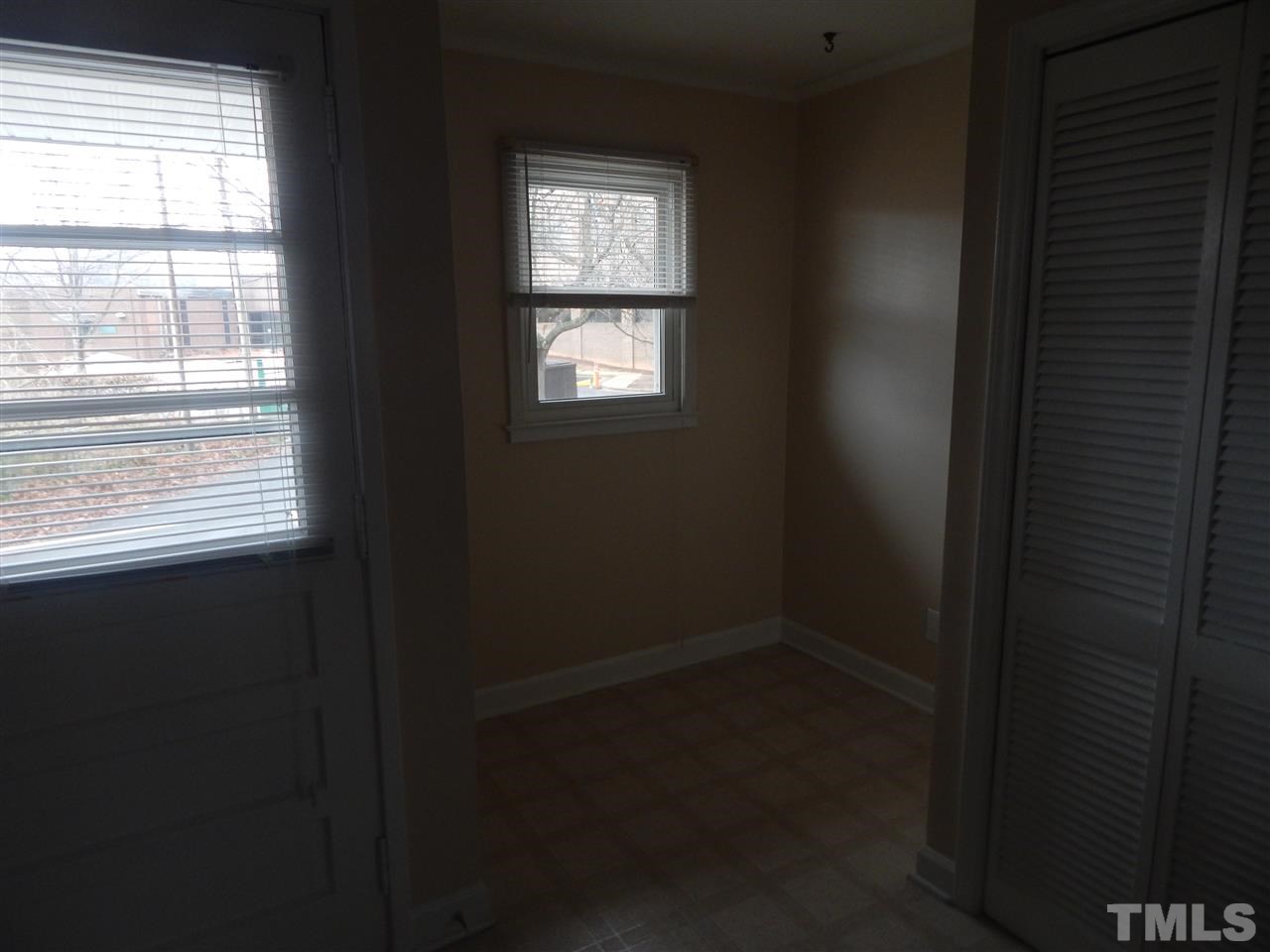 623 Daniels Street, Unit D Raleigh, NC 27605 - Photo 4 of 6 a small space with window