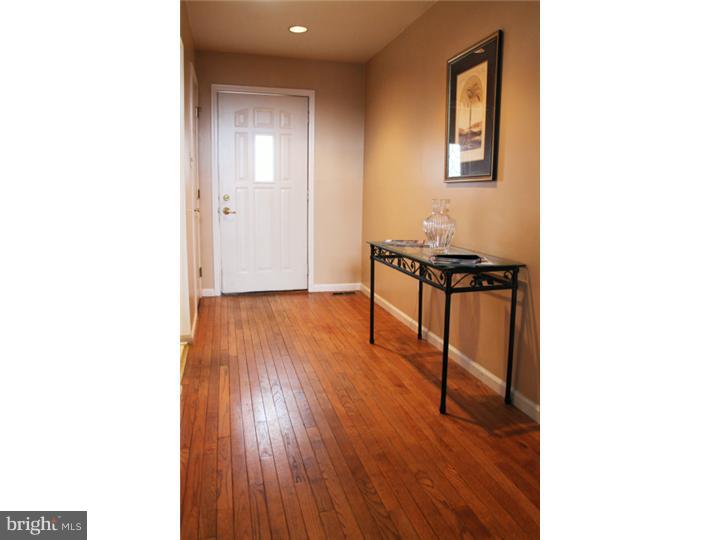 3501 Orchard View Road Reading, PA 19606 - Photo 5 of 14 Foyer